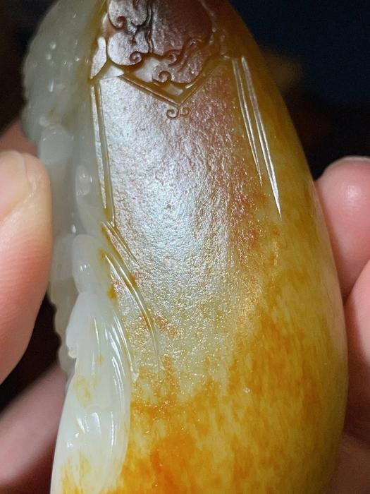 籽料毛孔的形成原理与鉴别误区
