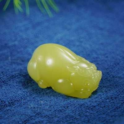 黄玉与黄口料：和田玉中的暖色